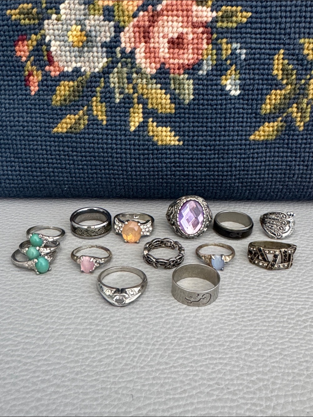 14 ASSORTED SILVER TONE FASHION RINGS.
